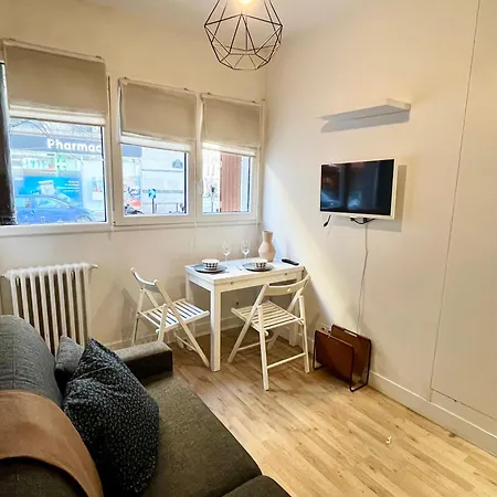Charming - Latin Area - 2 Guests Apartment *
